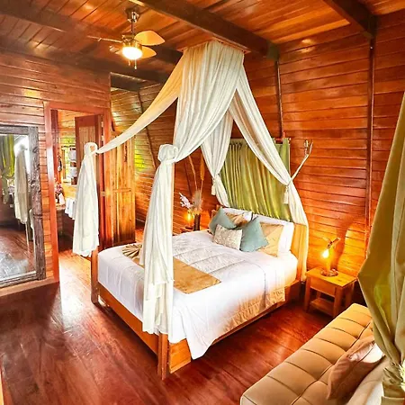 Heimatlos Amazon Lodge Puyo Exterior photo