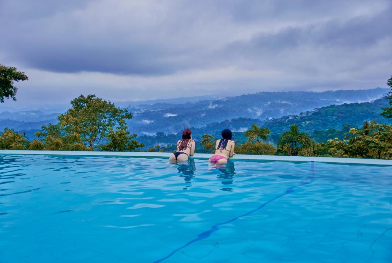Heimatlos Hotel 3*
