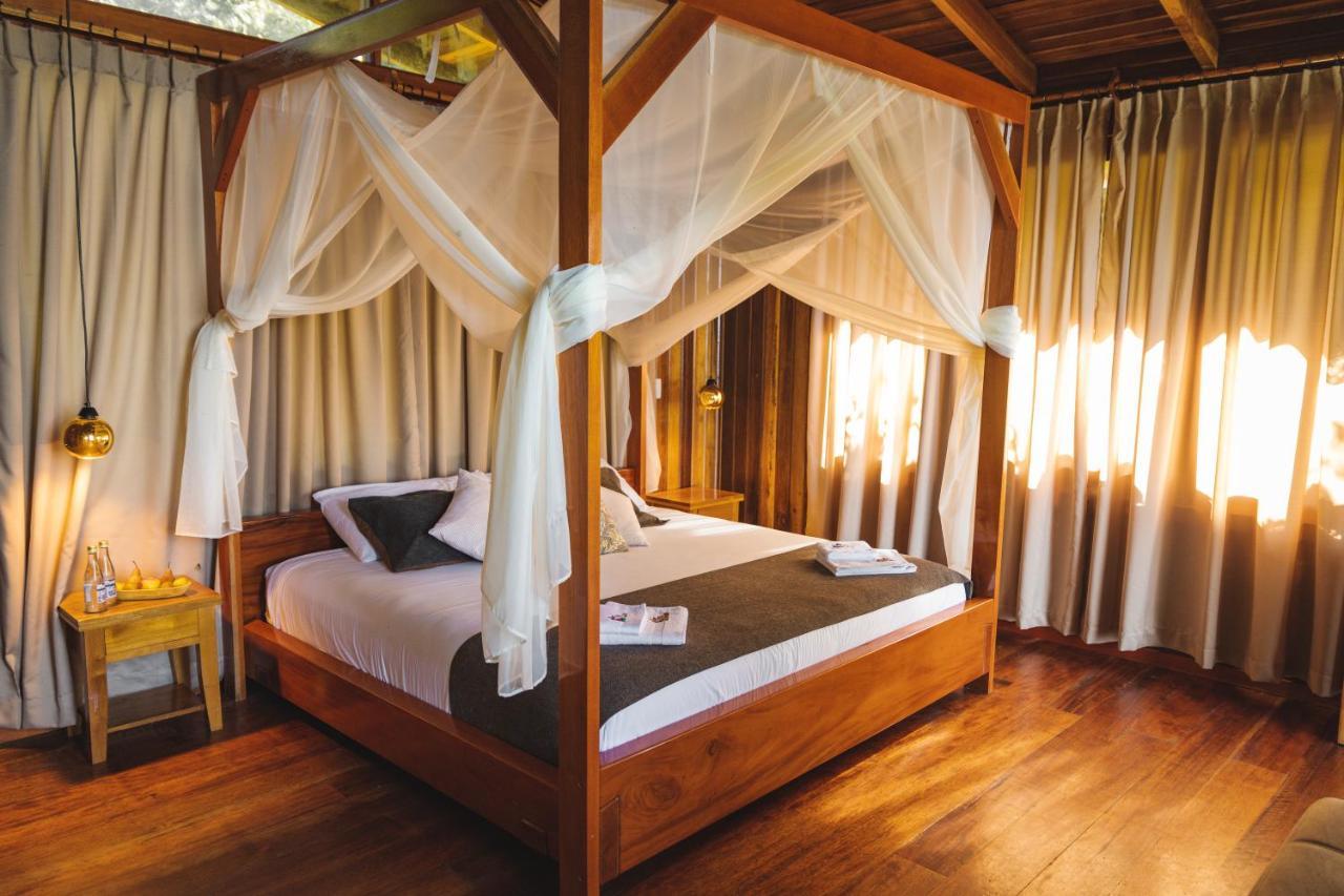 Heimatlos Hotel Puyo