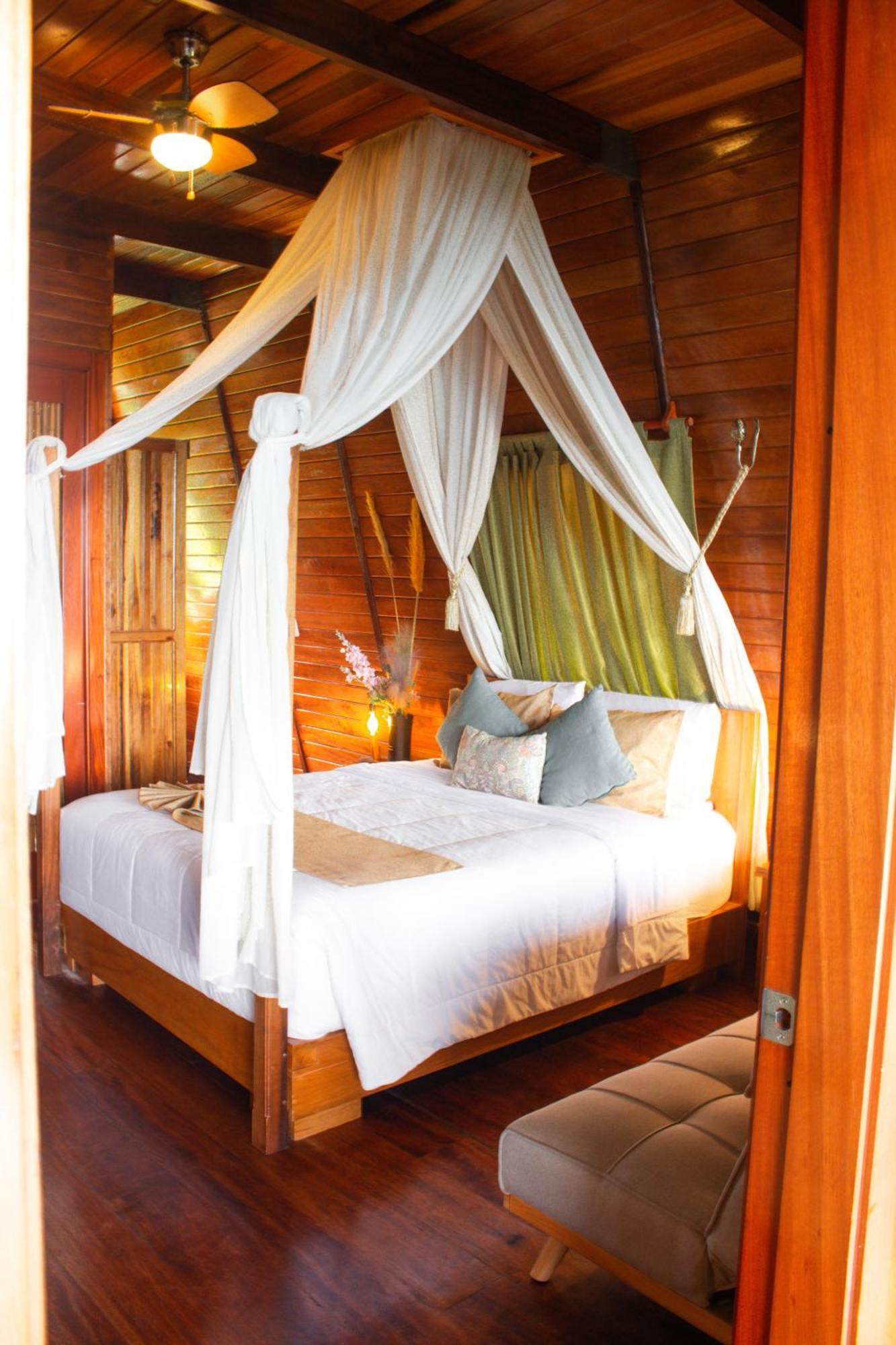 Hotel Heimatlos Puyo