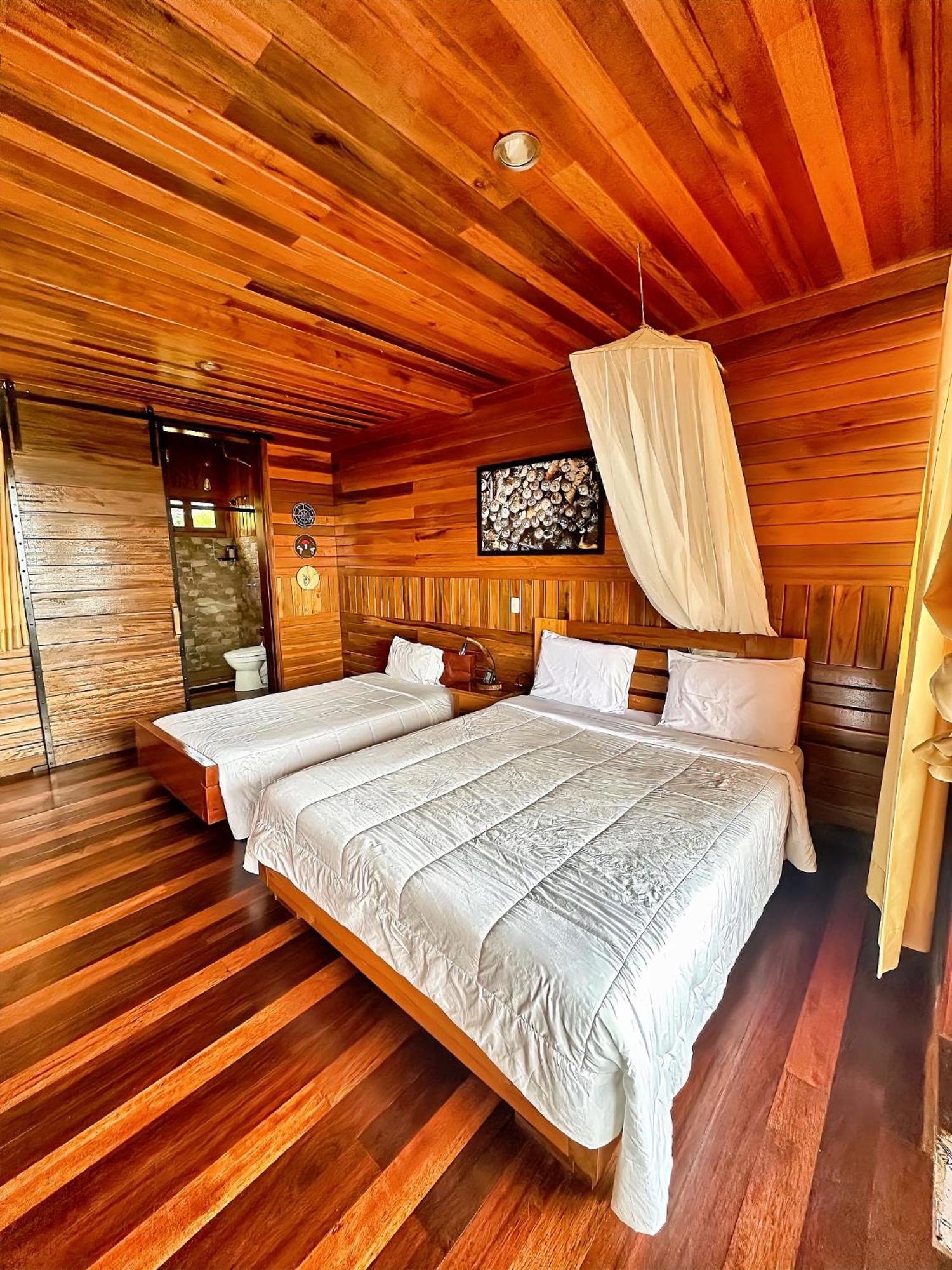 Heimatlos Hotel 3*